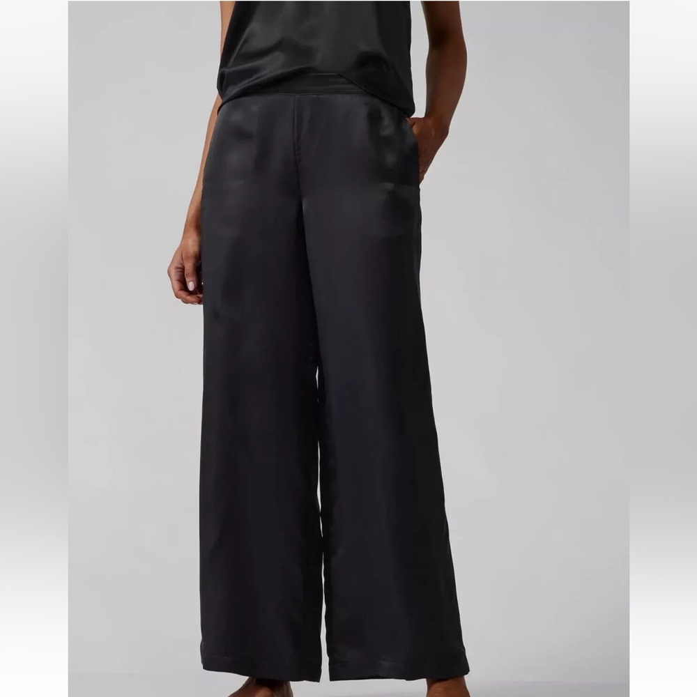 Women's Black Wide-Leg Pants